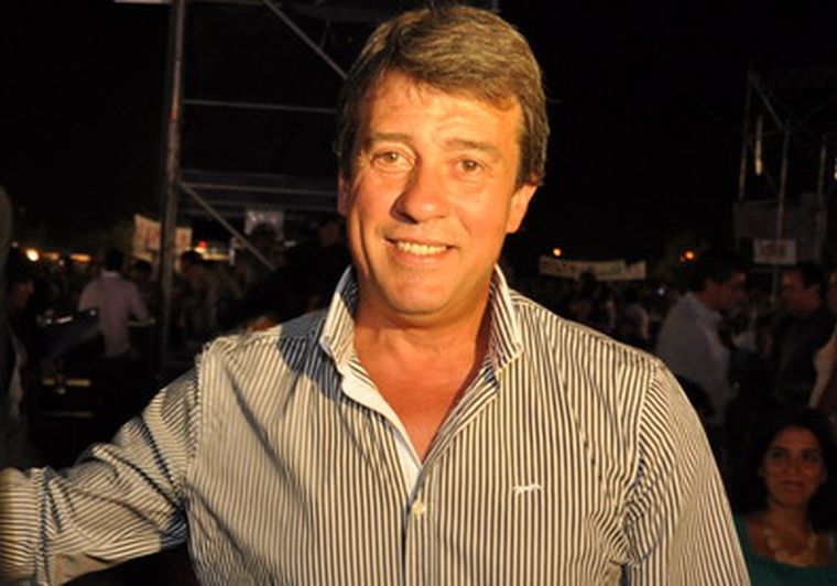 Adolfo Bermejo anoche en la plaza de Maipú. Foto: Alf Ponce / MDZ