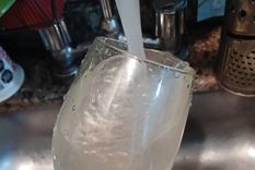 El agua sale turbia en zonas del Gran Mendoza. Foto: Gentileza