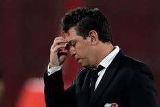Gallardo se lleva las manos a la cabeza: una figura se resintió de su lesión y se perderá los próximos partidos de River. Gallardo se lleva las manos a la cabeza: una figura se resintió de su lesión y se perderá los próximos partidos de River.
