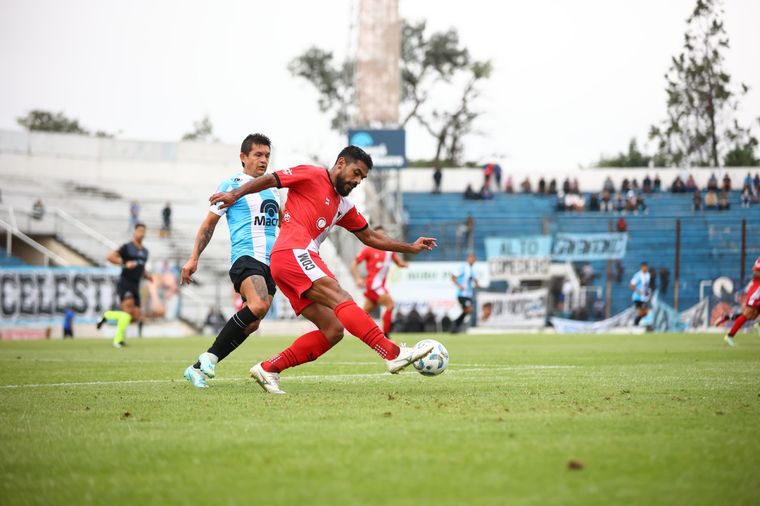 La Pulga Rodríguez enfrenta a Maipú. Foto: Prensa Gimnasia de Jujuy