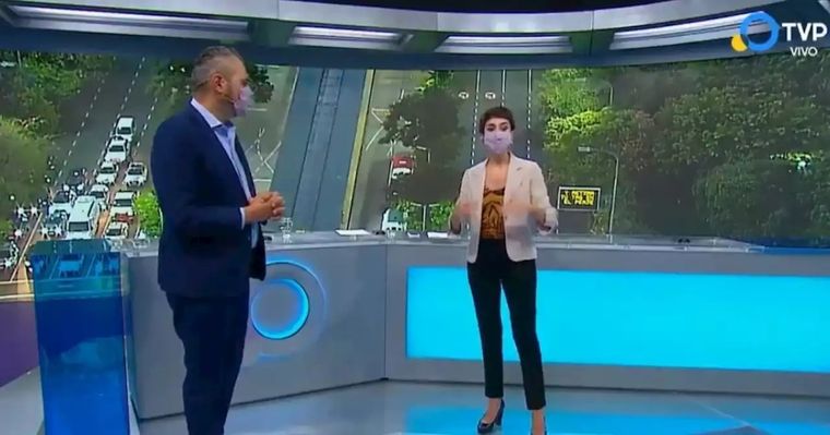 Los periodistas de la TV Pública fueron los primeros en conducir con tapabocas