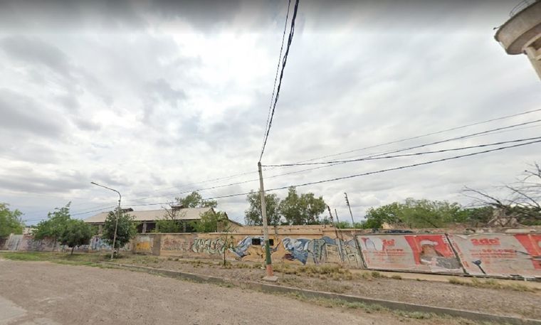 El terreno es de 2.400 metros cuadrados