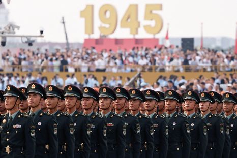 El desfile coincide con el 80º aniversario de la rendición de Japón al final de la Segunda Guerra Mundial. El desfile coincide con el 80º aniversario de la rendición de Japón al final de la Segunda Guerra Mundial.