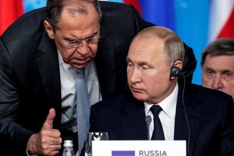 En Rusia, Sergei Lavrov y Vladimir Putin tienen en claro sus objetivos para la cumbre. Foto Efe En Rusia, Sergei Lavrov y Vladimir Putin tienen en claro sus objetivos para la cumbre. Foto Efe