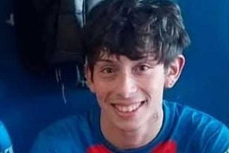 El joven fue arrastrado por el fuerte caudal de un río en el sur de Chile. El joven fue arrastrado por el fuerte caudal de un río en el sur de Chile.