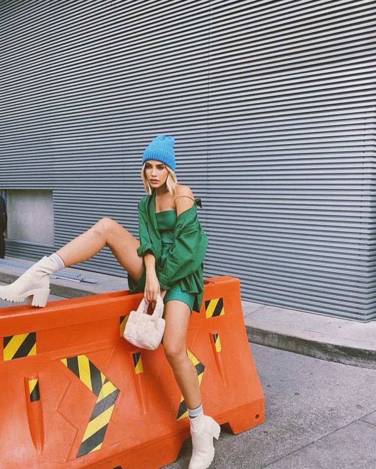 Michelle Salas nos invita a que usemos este 2022 las queridas botas blancas Foto: Instagram