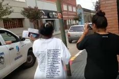 Las mecheras fueron echadas de un pueblo por el intendente Foto: Captura de video Las mecheras fueron echadas de un pueblo por el intendente Foto: Captura de video