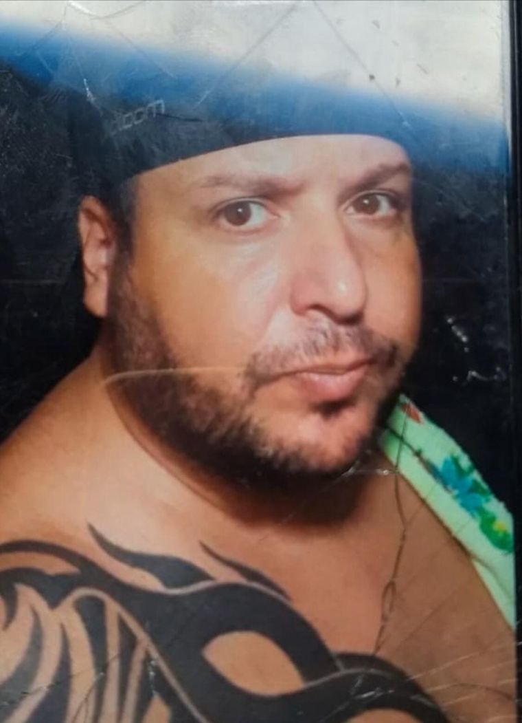 La foto actualizada de Diego Vildoza, buscado por el asesinato del carpintero Carlos Moya.