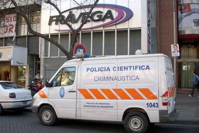 MDZol | La Policía acudió al negocio cerca de las 10. Foto: MDZ