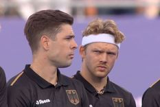 Peillat y su indiferencia en el himno argentino. Foto: Captura Peillat y su indiferencia en el himno argentino. Foto: Captura