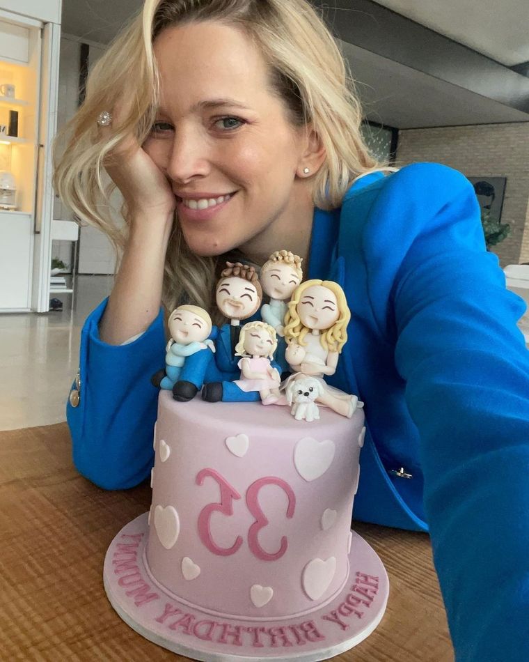 Luisana Lopilato se une a la moda de mostrar su panza de embarazada Foto: Instagram