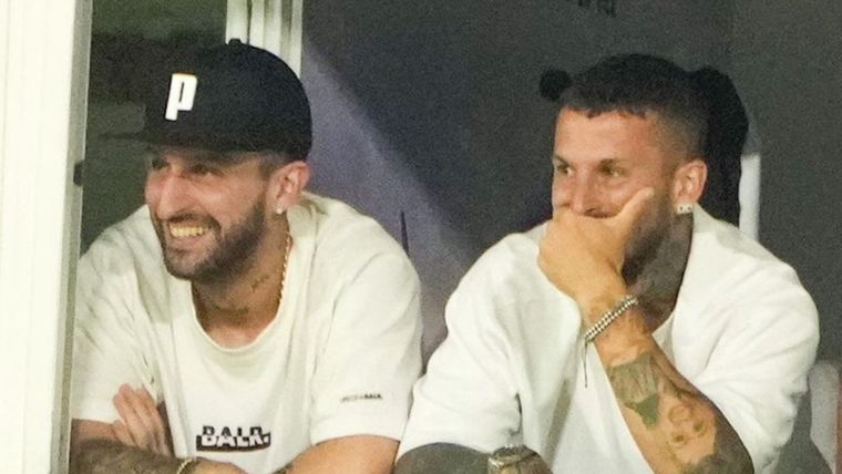 Lucas Benedetto y Pipa en uno de los palcos de Boca. Foto: Instagram @lucasbenedetto.vp