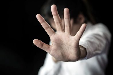 MDZol | La violencia vicaria es la que está destinada a hacer daño a la mujer cercenando los derechos y violentando a hijos e hijas. Foto: Shutterstock