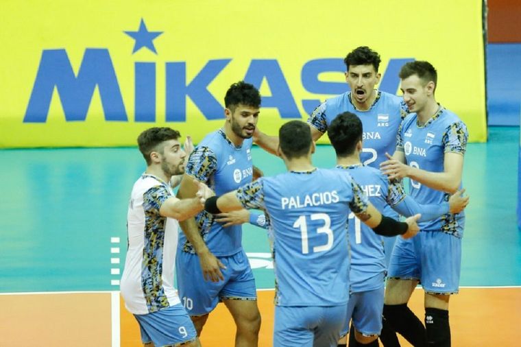 Los pibes del vóley debutaron con una gran victoria. Foto: @Voley_FeVA