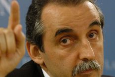 moreno apreto y bajo un poco el dolar blue