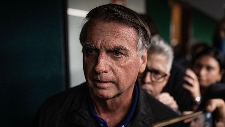 Bolsonaro es investigado por presuntamente orquestar un golpe de estado.