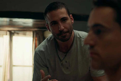 Miguel Ángel Silvestre se pone al frente de esta ficción. Miguel Ángel Silvestre se pone al frente de esta ficción.