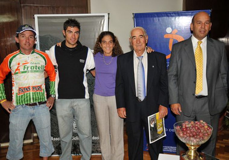 La Vuelta de Mendoza ya comenzó a rodar. Foto: Nacho Gaffuri / MDZ