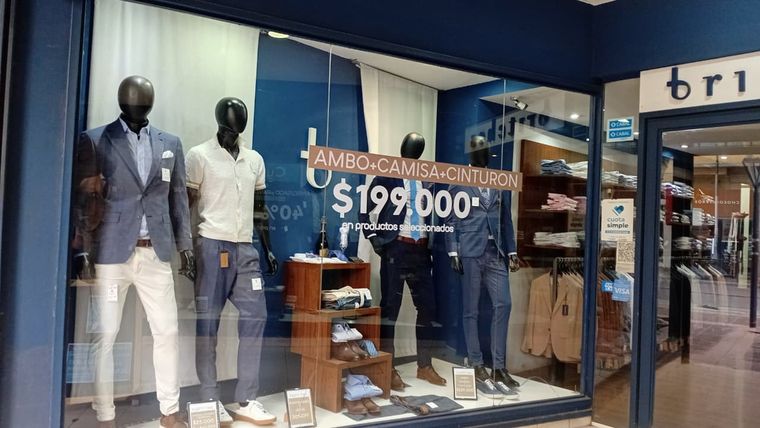 Hay promociones especiales para ambos en estas fechas pensadas para la cena de egresados. Hay promociones especiales para ambos en estas fechas pensadas para la cena de egresados.