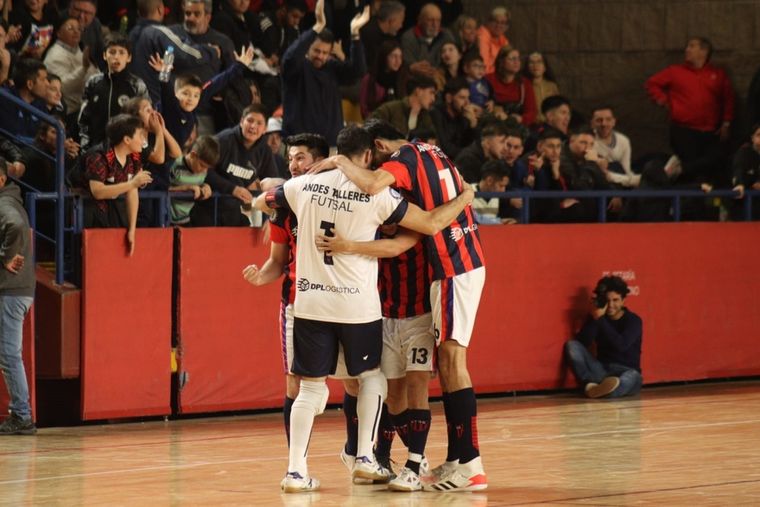 Andes Talleres vuelve a ser campeón local Foto: Santiago Tagua/MDZ