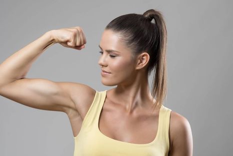 Cómo eliminar la piel colgante de los brazos (Shutterstock). Foto: Archivo