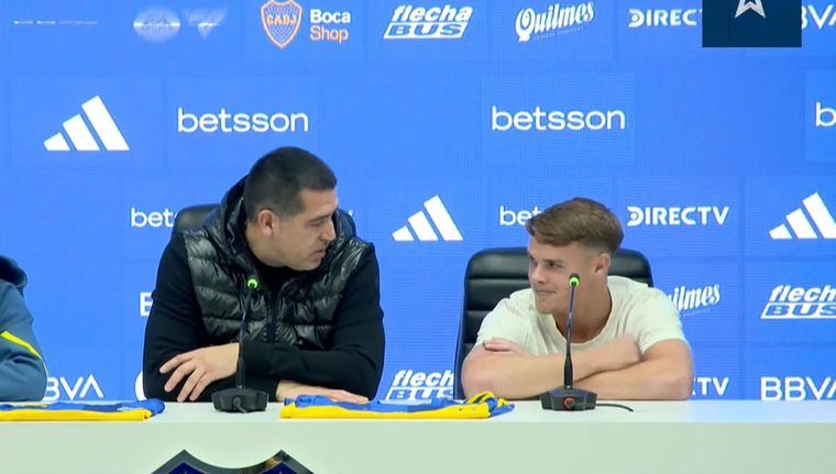 Juan ROmán Riquelme y su broma a Miramón. Foto: Captura