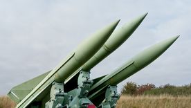 iran anuncia una nueva ola de ataques contra bases de ee.uu. en la region iran anuncia una nueva ola de ataques contra bases de ee.uu. en la region