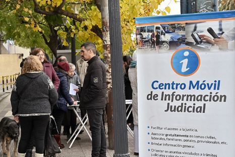 El móvil de información judicial brindará asesoramiento jurídico gratuito y orientación sobre trámites. El móvil de información judicial brindará asesoramiento jurídico gratuito y orientación sobre trámites.