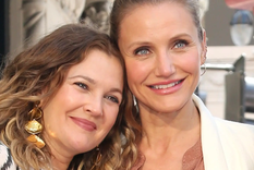 Drew Barrymore y Cameron Díaz son muy amigas, y esta última contó lo peor de la lucha que esta llevaba la primera contra el alcoholismo. Foto: Getty.