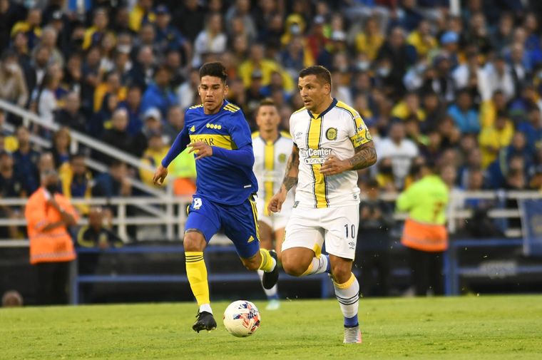 El 10, y capitán, escapó un penal en el duelo ante el Xeneize. Foto: Rosario Central