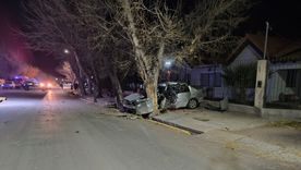Imagen del violento accidente en San Carlos. La víctima murió en el lugar.
