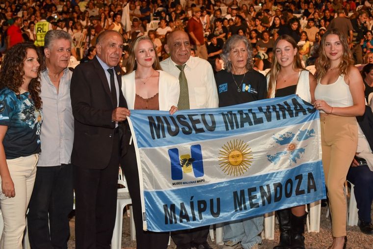 Homenaje a veteranos de Malvinas en Maipú. Homenaje a veteranos de Malvinas en Maipú.