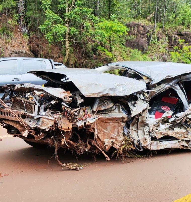 Así quedó el Ford Focus tras el choque.  Así quedó el Ford Focus tras el choque.