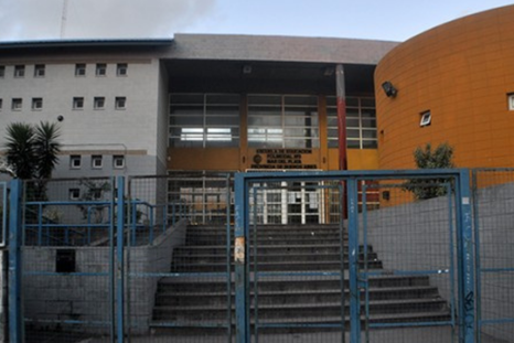Tiraron gas pimienta en el baño de una escuela: tres alumnos fueron hospitalizados