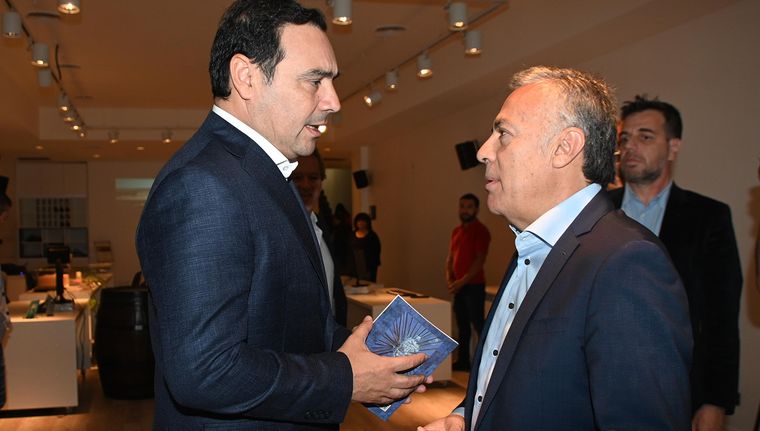 El mendocino Alfredo Cornejo junto al correntino Gustavo Valdés. Foto: Télam