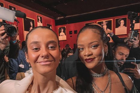Victoria Federica de Marichalar en París con la popstar Rihanna. Foto: Instagram.