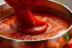 Botulismo por salsa de tomate: alerta por conservas caseras que parecen inofensivas.