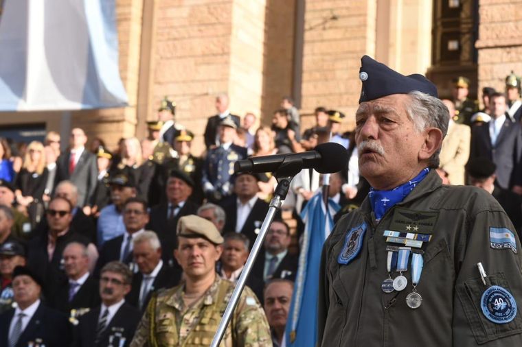 Carlos Tomba falleció a sus 79 años. Foto: @hebesil