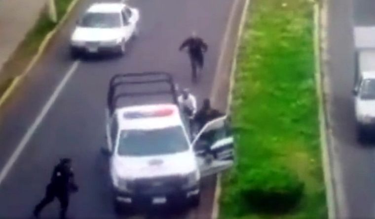 rapto secuestro México Captura de pantalla del momento en que apresan al secuestrador. Foto: Captura de pantalla.