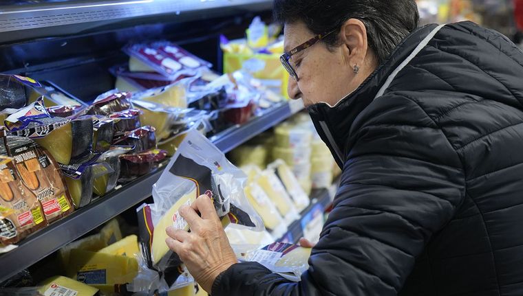Desde este martes funciona el Sistema Electrónico de Publicidad de Precios Argentinos (SEPA). Foto: NA