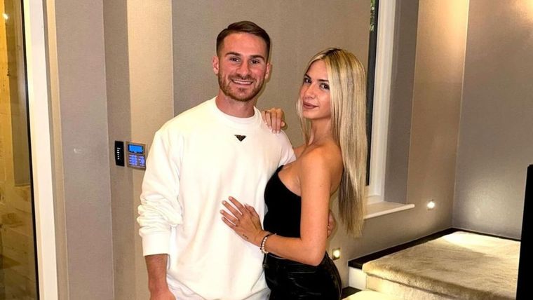 Alexis con su pareja, Ailén Cova. Foto: Instagram @alemacallister