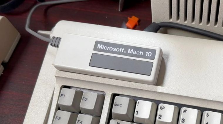 A pesar de su promesa de mejorar el rendimiento de PCs caros de actualizar, el Microsoft Mach 10 no pudo superar los límites de su arquitectura, vendiendo solo 11 unidades.