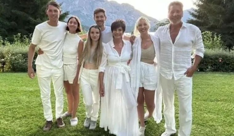 Así vive la hija mayor de Mónica