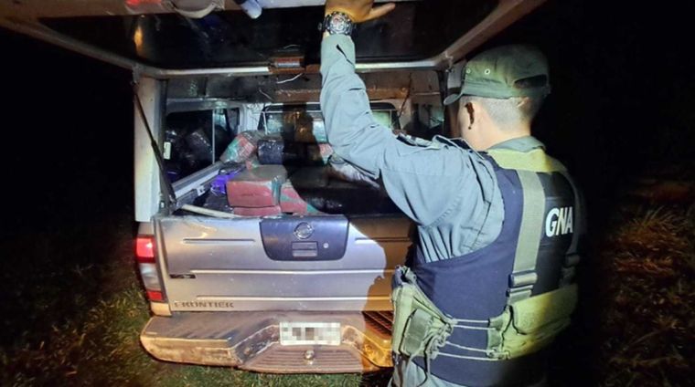 La marihuana estaba distribuida en 1.717 paquetes rectangulares. Fue detectada por Gendarmería. Foto: Gendarmería Nacional