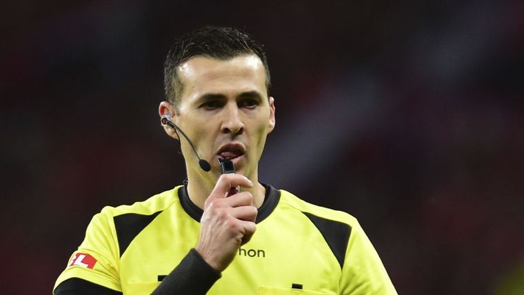 Andrés Matonte, el árbitro del partido. Foto: @SC_ESPN