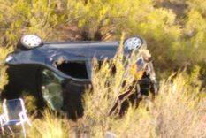 un auto desbarranco en agua del toro, cayo mas de 40 metros y murio una mujer