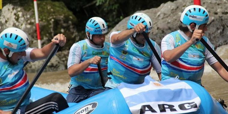 Matías fue parte del equipo argentino que corrió el Mundial de rafting sub 21 el año pasado. Foto: Gentileza