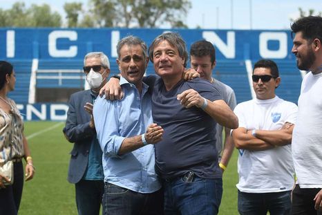 En otros tiempos, Mansur y Chapini abrazados y no tan enfrentados. En otros tiempos, Mansur y Chapini abrazados y no tan enfrentados.