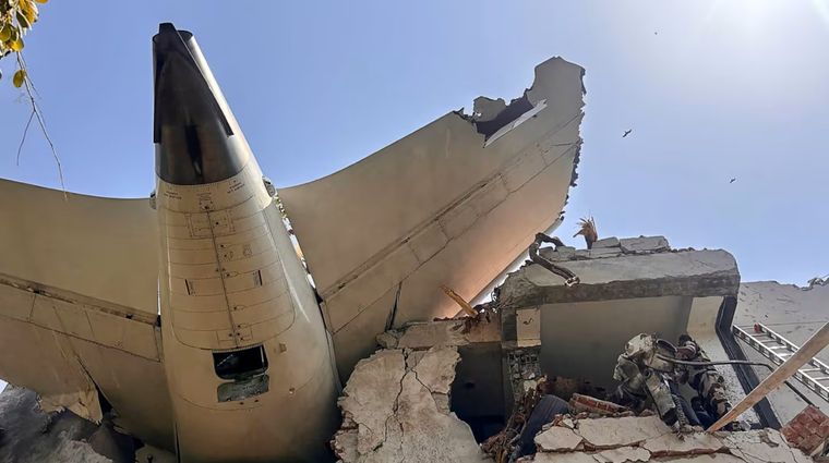 La zona donde cayó el avión es urbanizada y está ubicada en los alrededores del Aeropuerto Internacional.