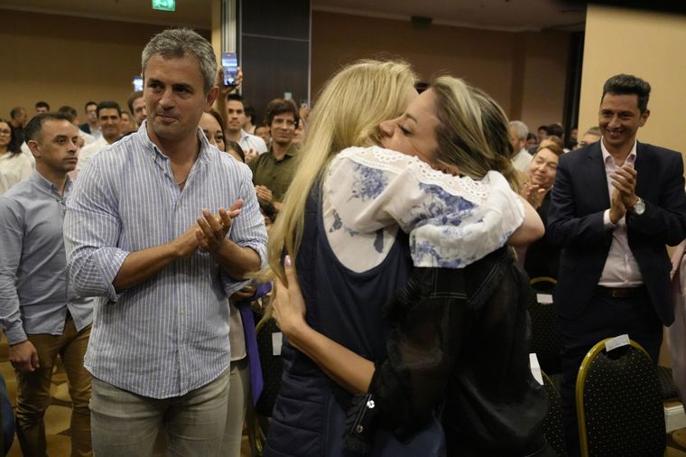 Martín Menem y Karina Milei junto con dirigentes nacionales y locales en Corrientes. Martín Menem y Karina Milei junto con dirigentes nacionales y locales en Corrientes.